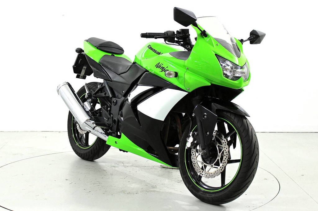 Kawasaki Ninja 250 R - Occasion-Motorräder - Moto Center ...