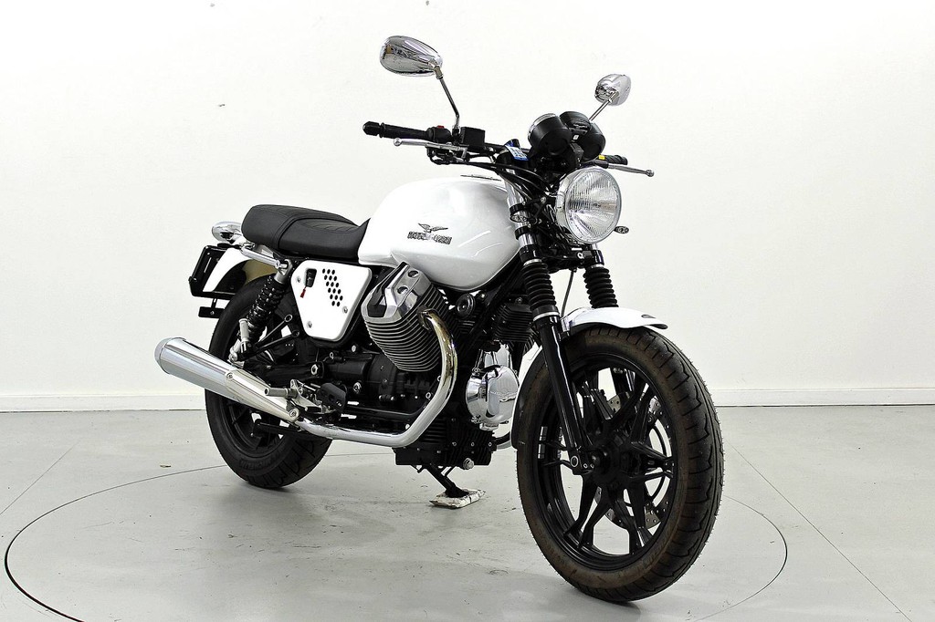 Moto Guzzi V7 750 Stone - bis 35 kW - Moto Center Winterthur